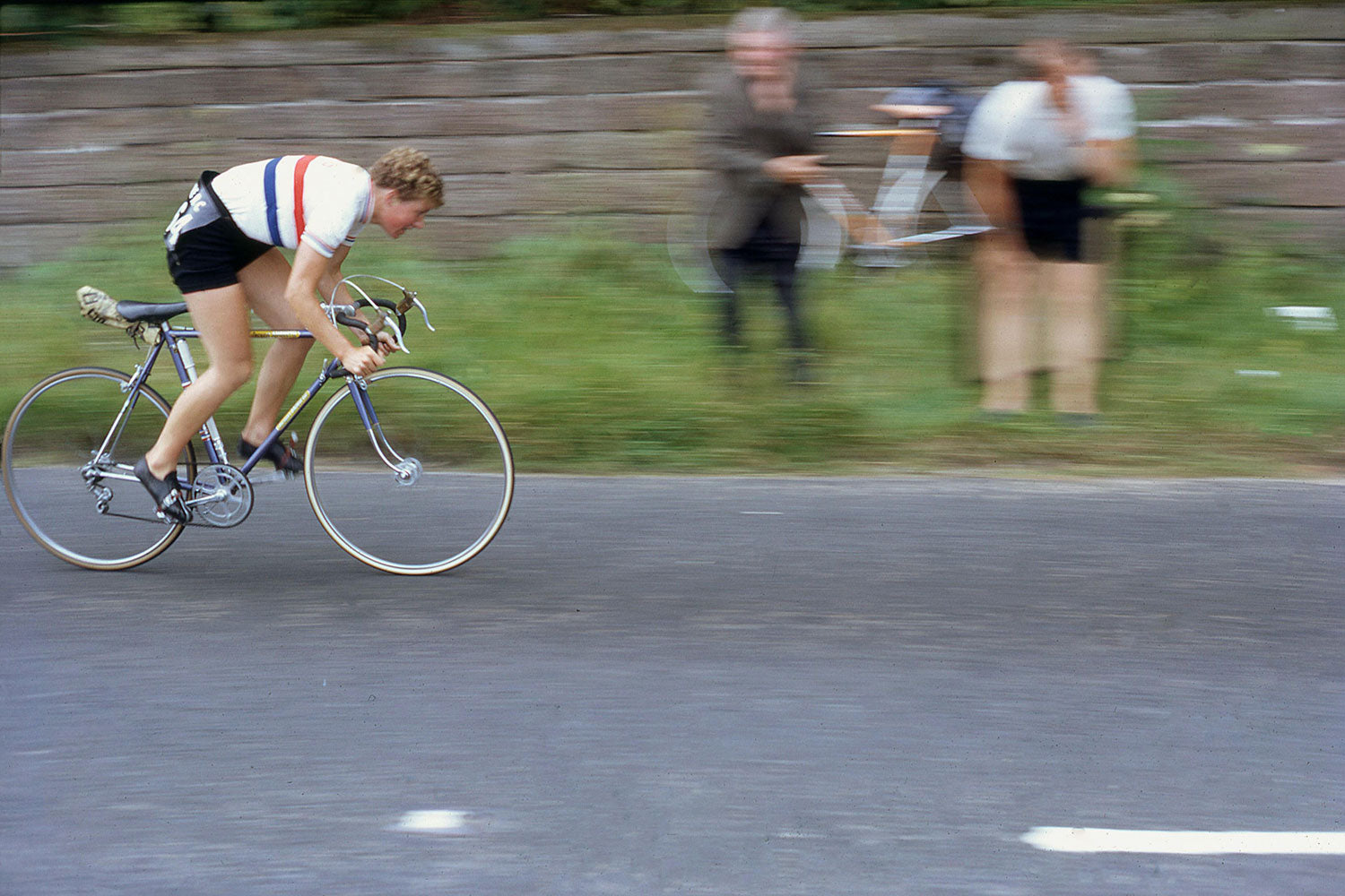 Beryl Burton attacks during the Pennine Road Race, 1967.  Photo: Allan Cash picture library/Alamy Stock.