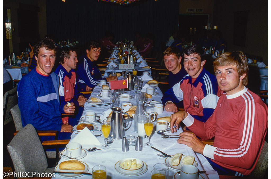Breakfast for the 1987 Team winners.