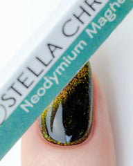 STELLA CHROMA Redhead Nails magnetic polish tutorial