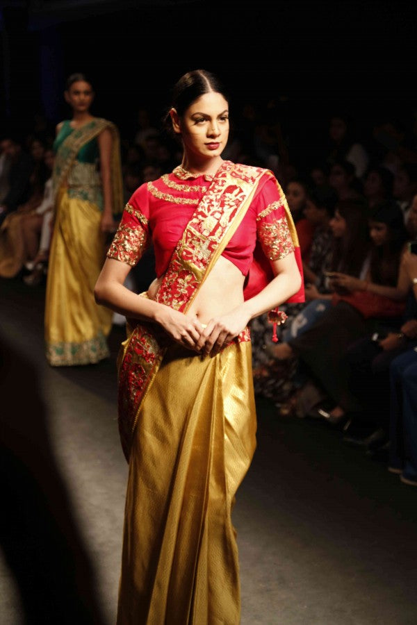 new-trend-of-draping-saree