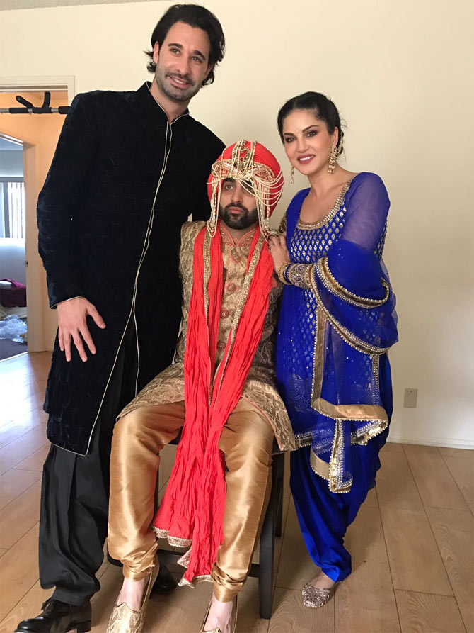 sunny-leone-images-in-her-brothers-wedding