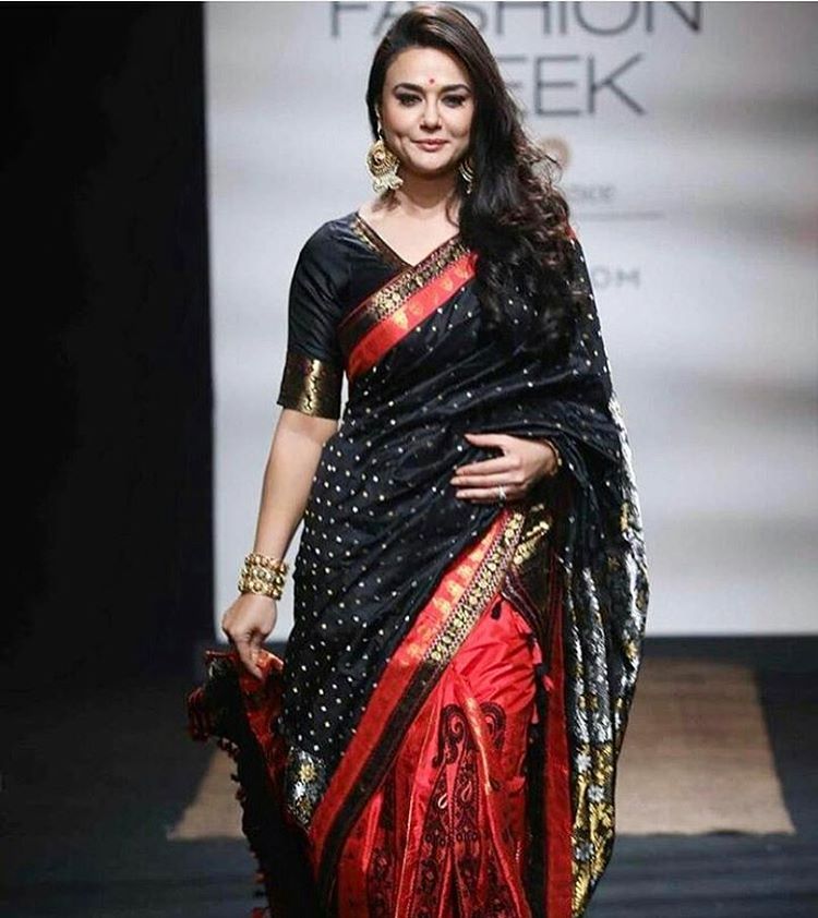 Preity Zinta in Sanjukta Dutta's designer Banarasi art silk handloom penkalamkari saree in summer lakme fashion week 2017