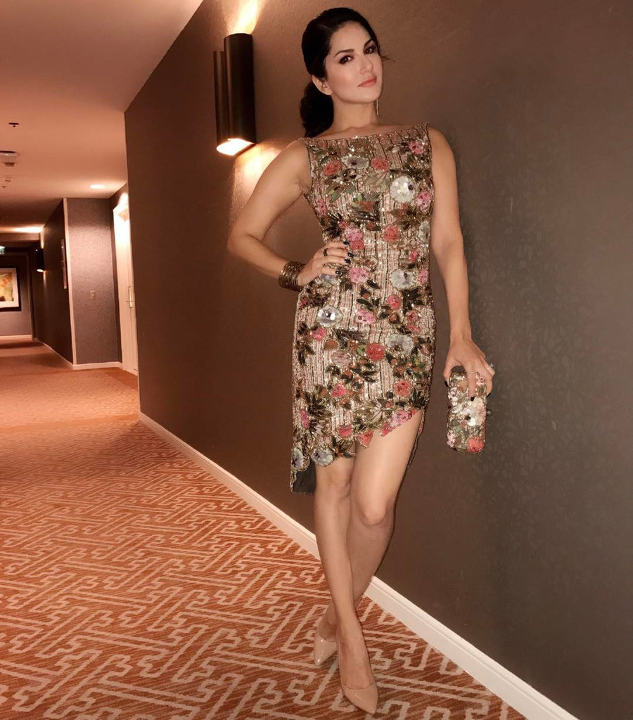 Sunny Leone Looked Devastatingly Gorgeous in A Sequined Rocky Star Dress!