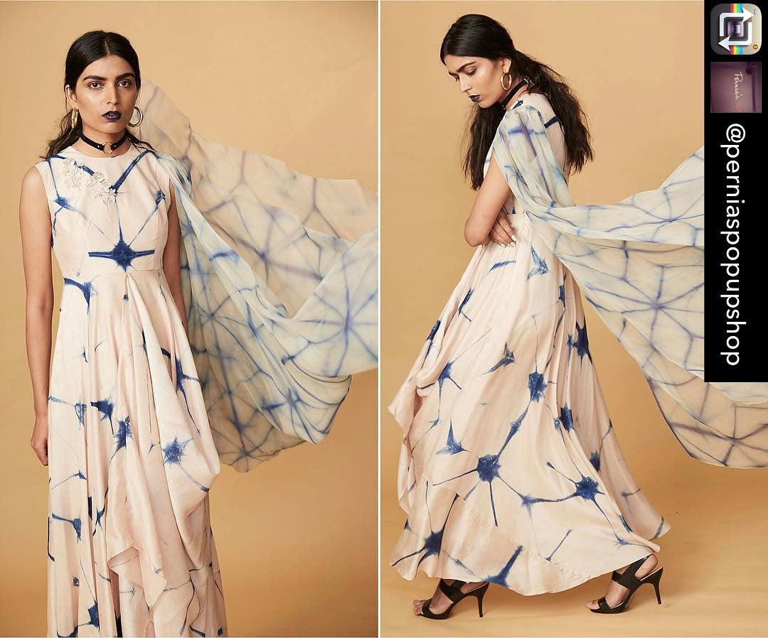 Karisma Kapoor was in attendance at a product launch event in capital city earlier today. Her choice of outfit was a shibori print white and blue Kalidar kurta featuring a draped dupatta on one shoulder by Anoli Shah.