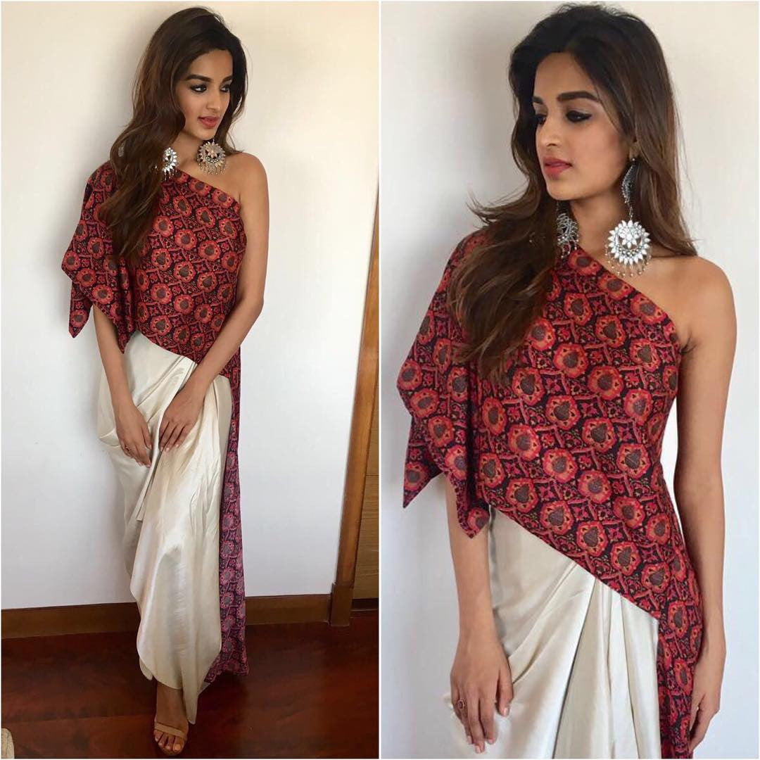 Nidhhi Agerwal Looked Stunning in Her Latest Indo Fusion Look