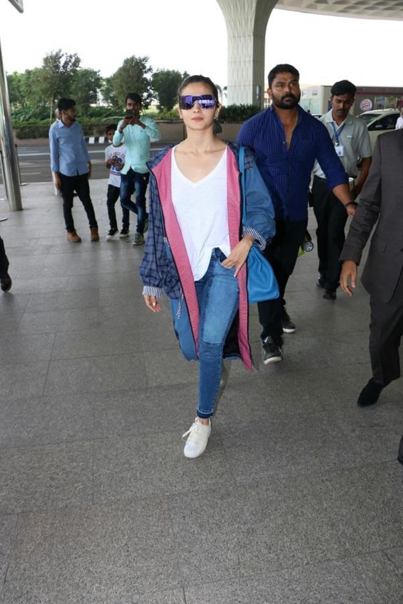 Alia Bhatt Carried A Cool & Smart Airport Fashion Look
