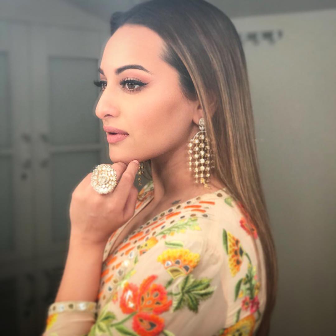 Get Gorgeous This Diwali With Sonakshi Sinha’s Festive Ready Look