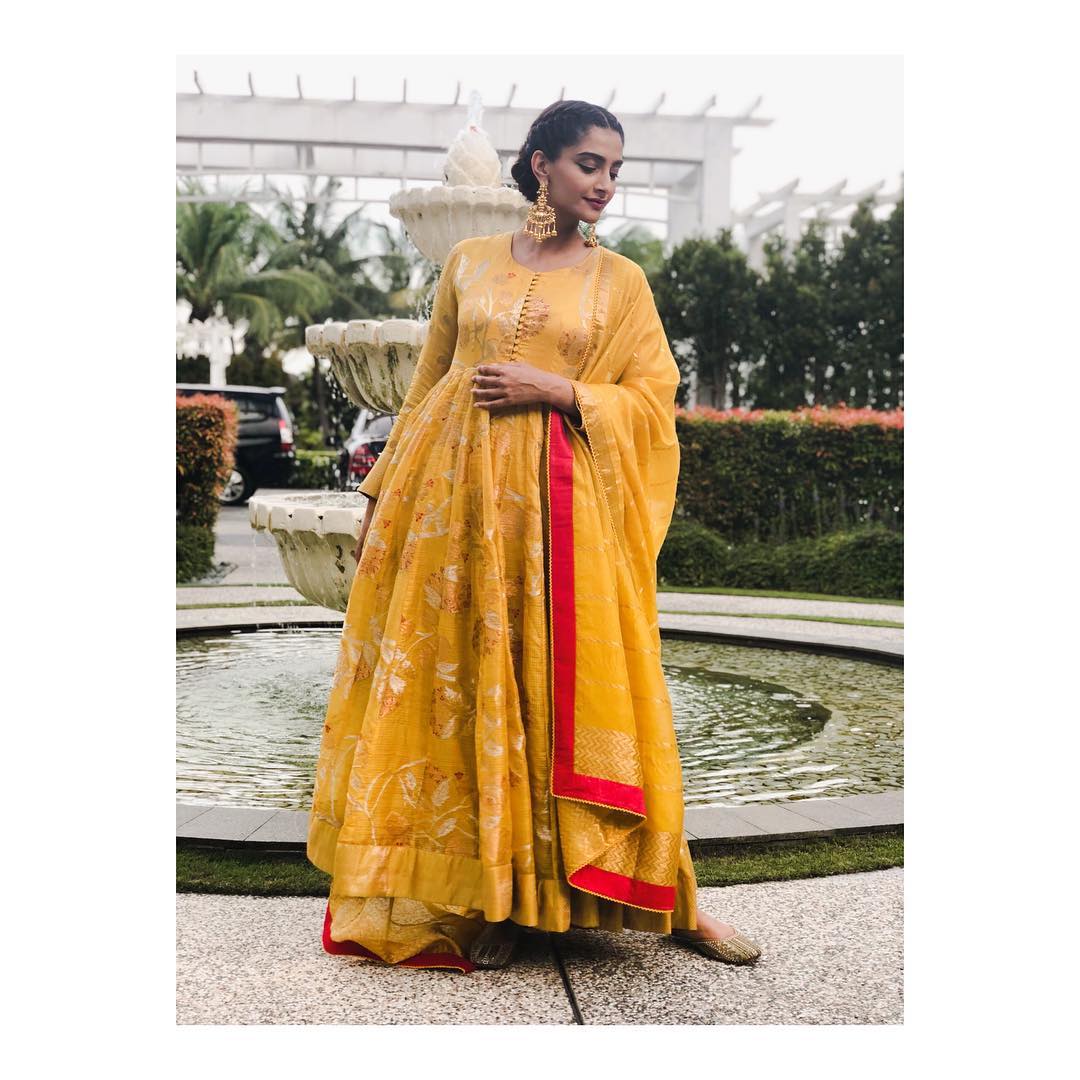 Sonam-Kapoor-in-Bright-Yellow-Anarkali-From-Designer-Gaurang-Shah's-Collection