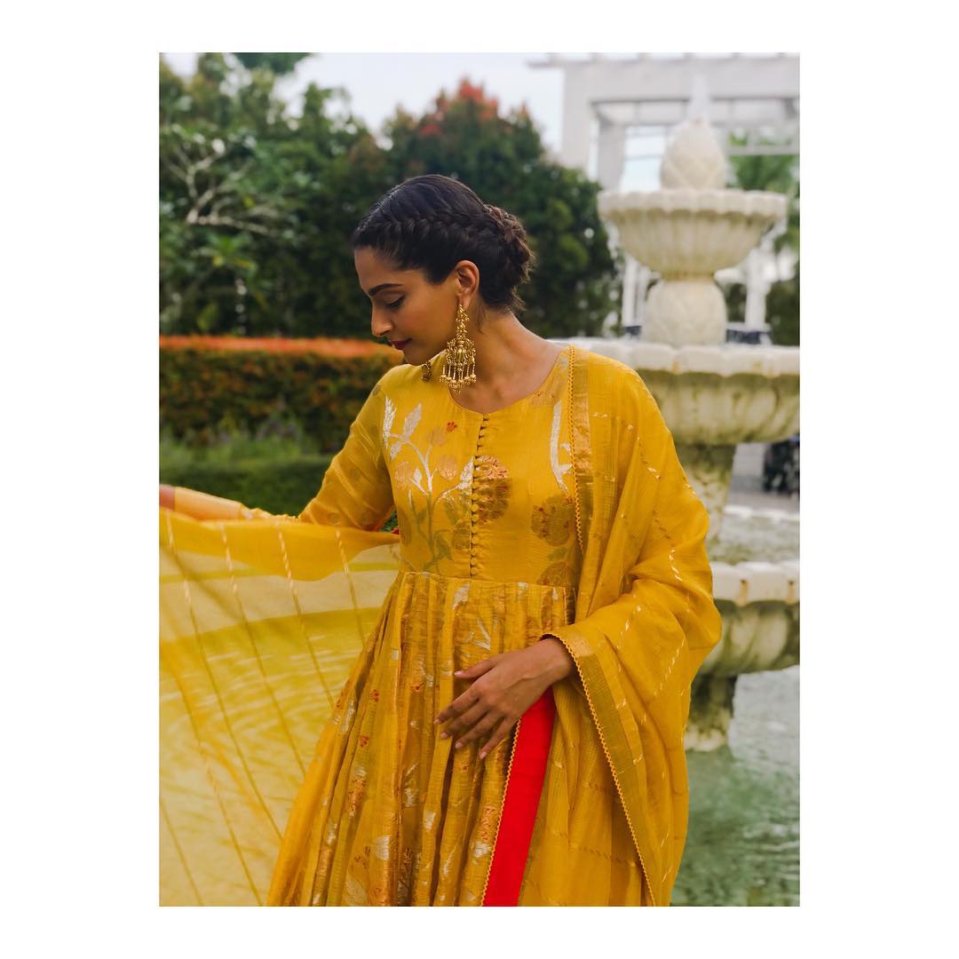 Sonam-Kapoor-in-Bright-Yellow-Anarkali-From-Designer-Gaurang-Shah's-Collection