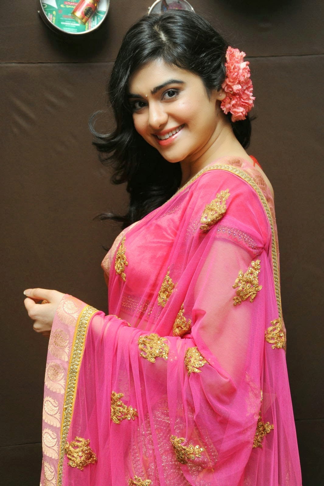 Adah-Sharma-in-pink-Saree