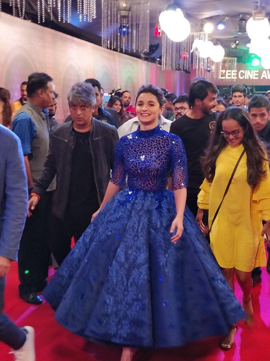 Alia Bhatt Just Gave Us The Perfect Red Carpet Look At Zee Cine Awards 2018