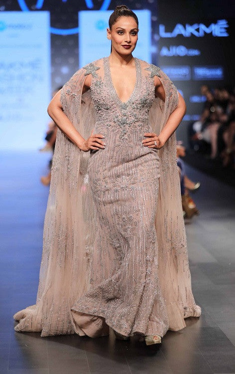 Bipasha Basu showstopper for Falguni Shane Peacock at lakme fashion week summer resort 2017 