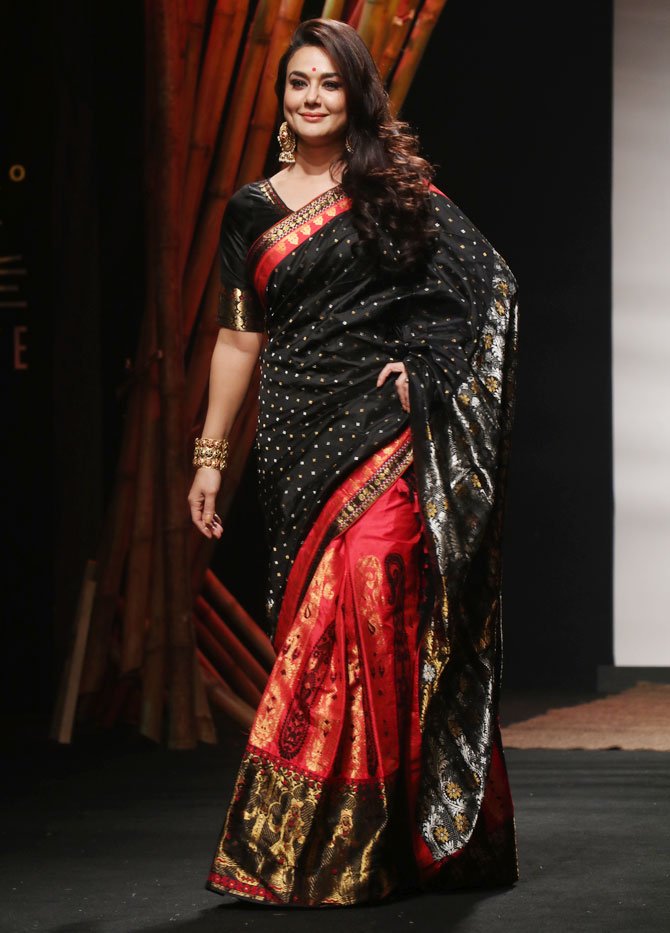 Preity Zinta At Summer Lakme Fashion Week 2017 in Designer Bnaanrasi Silk Saree Handloom art Silk Saree Sanjukta Dutta
