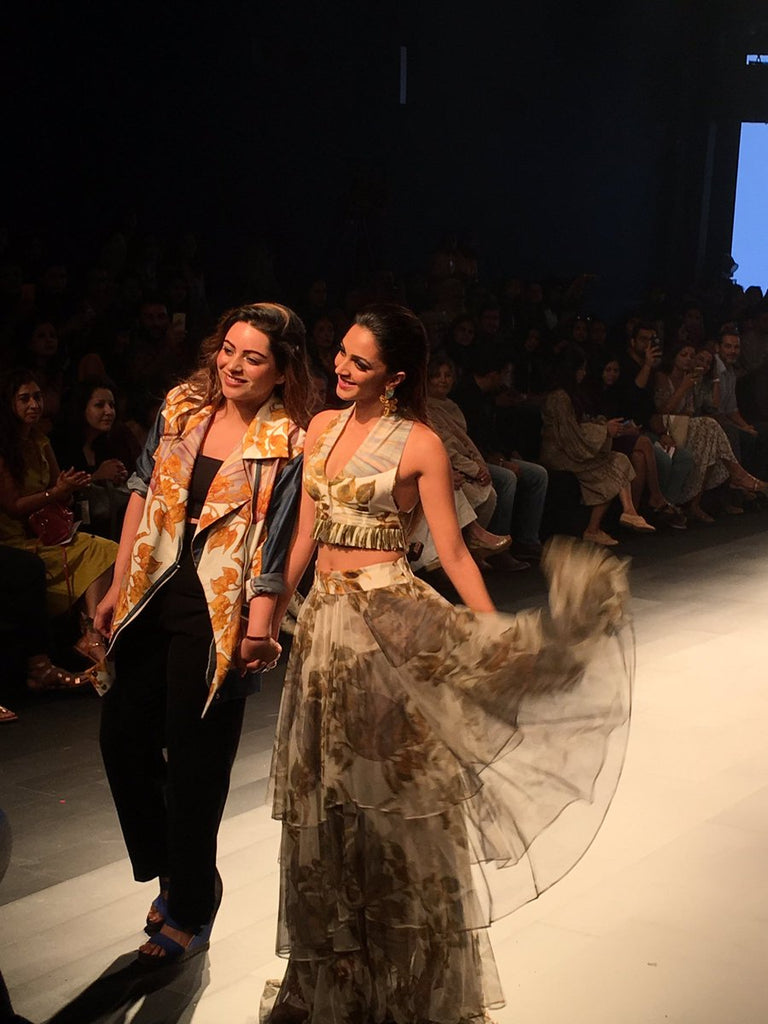 Lakme Fashion Week 2017 Kiara Advani walked on ramp in designer printed georgette dress from Farah Sanjana