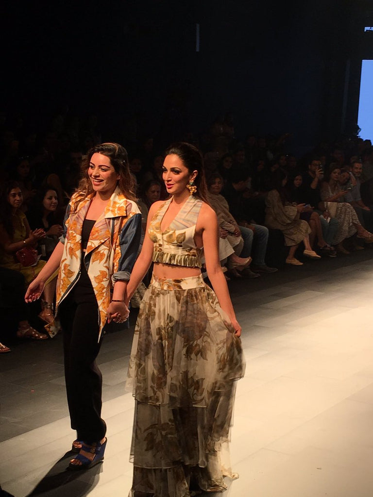 Lakme Fashion Week 2017 Kiara Advani walked on ramp in designer printed georgette dress from Farah Sanjana