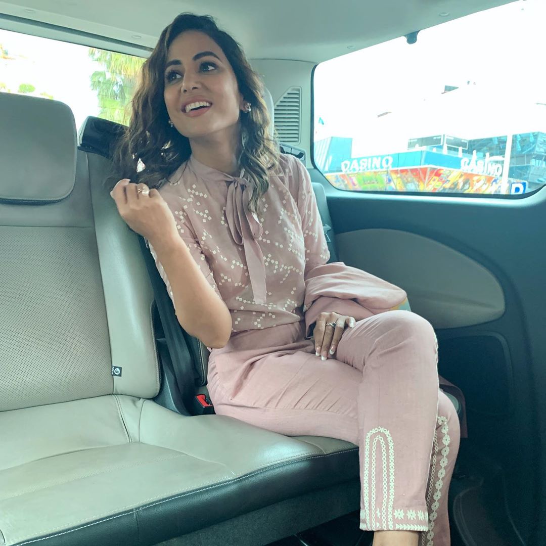 hina-khan-in-pink-suit