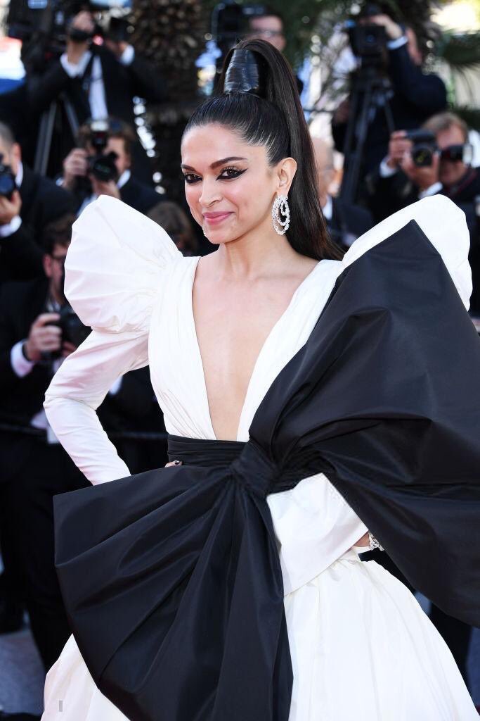 deepika padukone in white gown