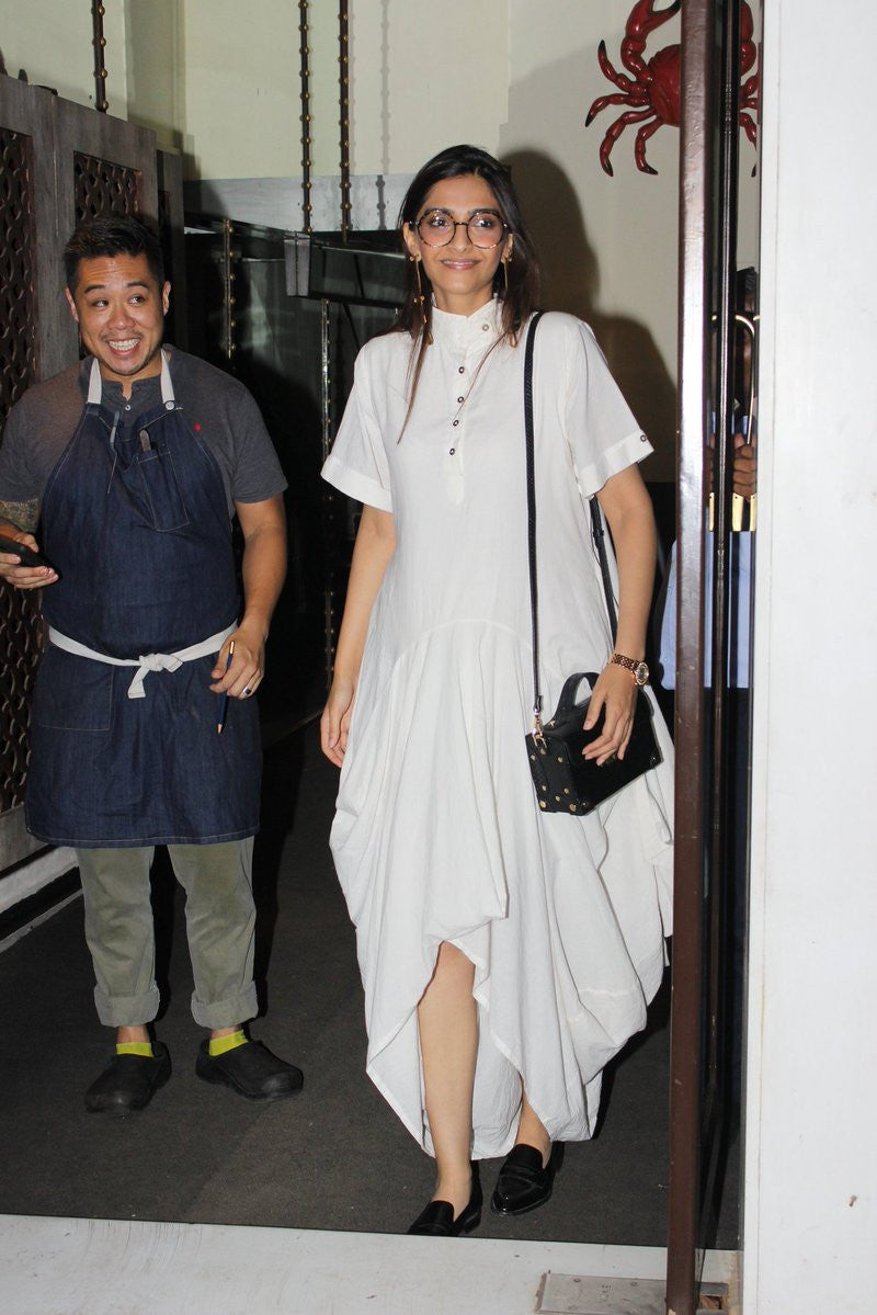 Sonam Kapoor Just Rock in The Traditional Look Draped Dress By Chola