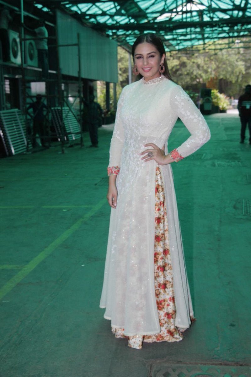 Huma Qureshi Looked Pretty In White Chikankari Kurta  Team Up With Palazzo