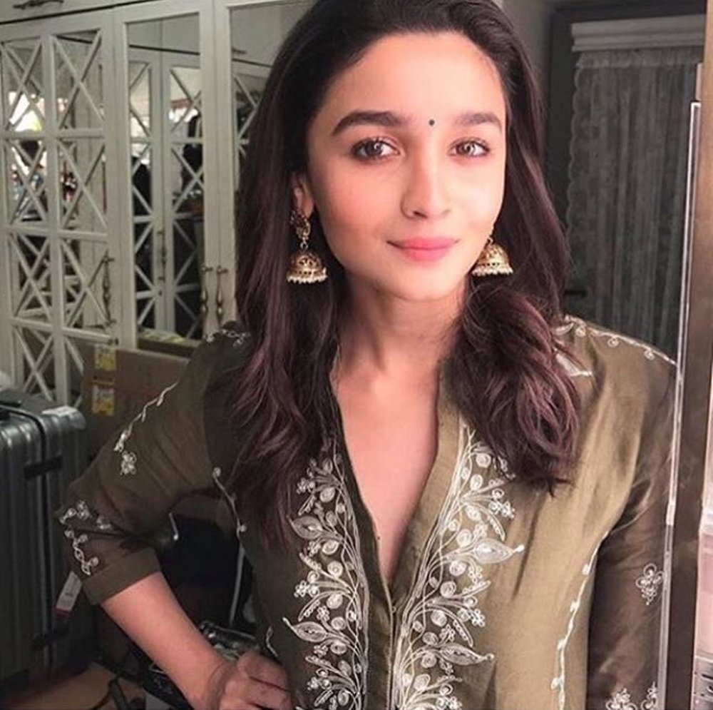 Alia Bhatt’s Gorgeous Outfit’ll Make You Perfect Festival Look