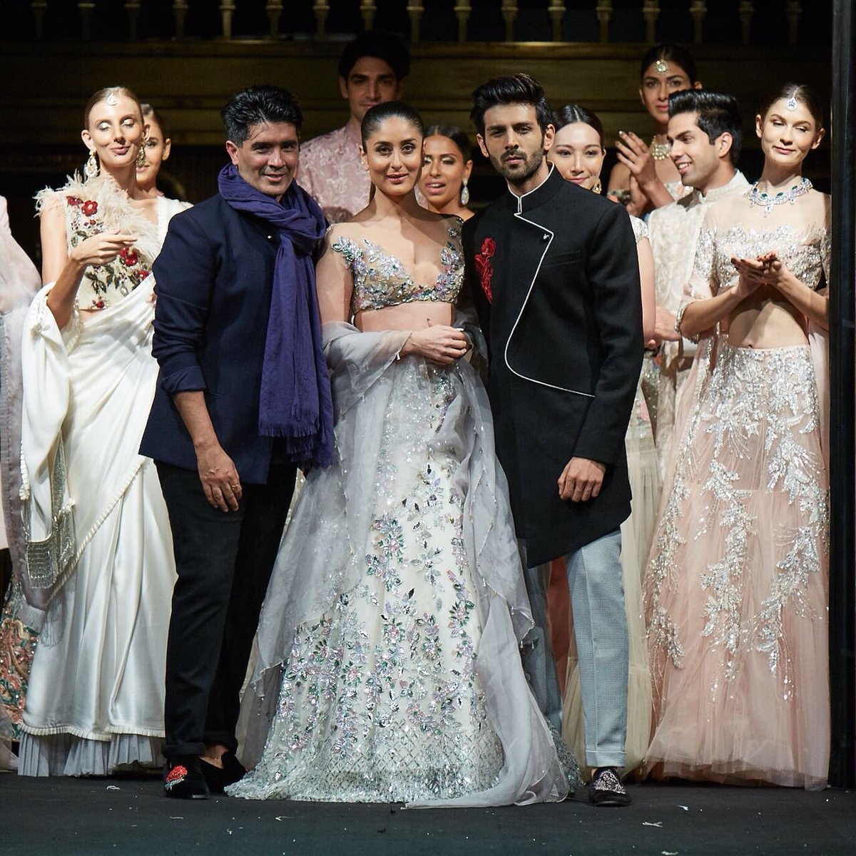 Summer Couture collection, Manish chose his favourite muse Kareena Kapoor Khan and the very dapper Kartik Aaryan.