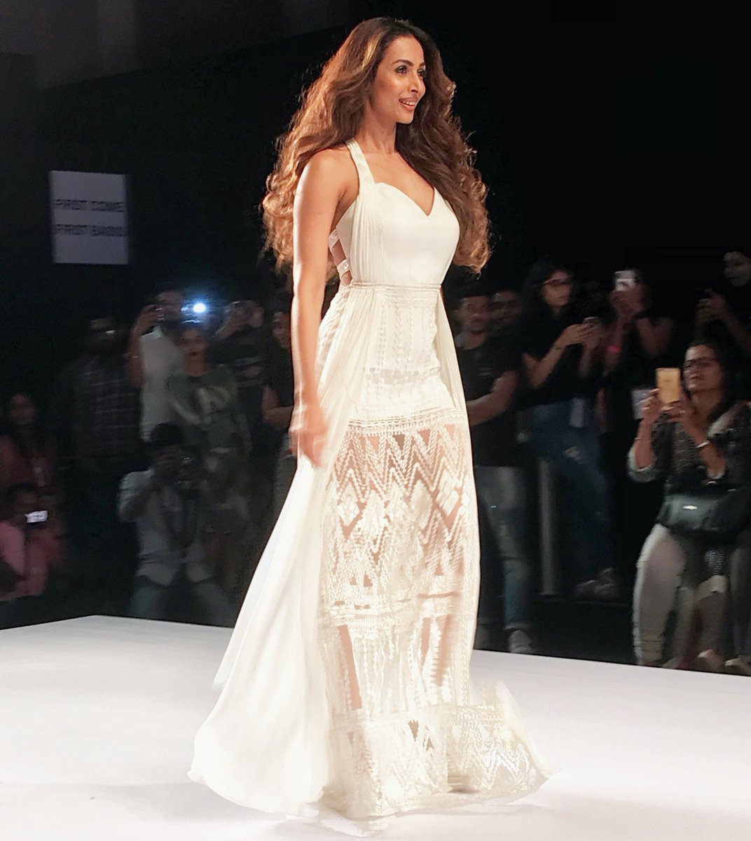 Summer Ready in White, Malaika  Arora Walks on The Ramp for Mandira Wirk at Bombay Times Fashion Week