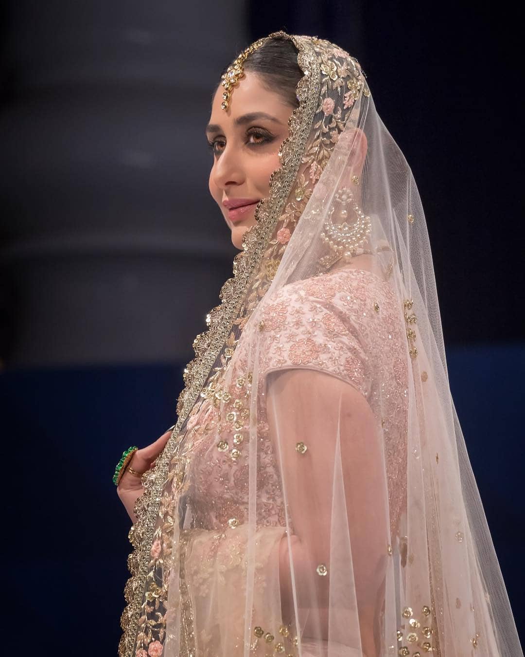 Kareena Kapoor Looked Beautiful & Fashionable In Vikram Phadnis’s Bridal Outfit