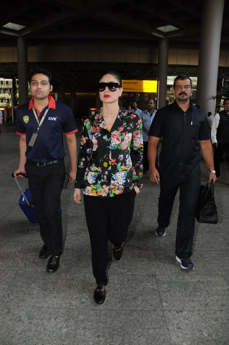 Kareena Kapoor Photographed At Mumbai Airport In 70s Look