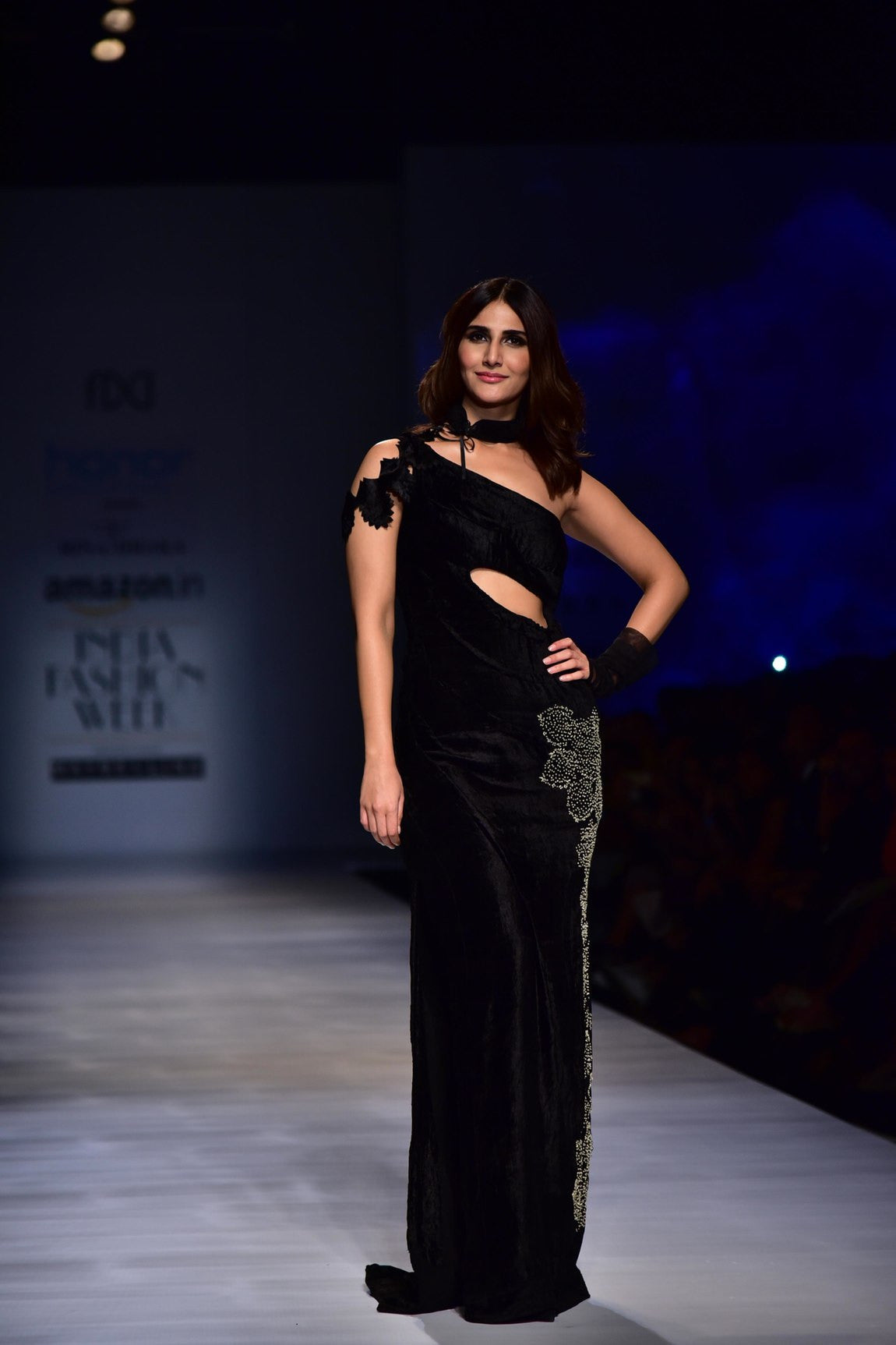 Vaani Kapoor Looked Like Black Magic in Rina Dhaka's Designer Gown at Amazon India Fashion Week 2017