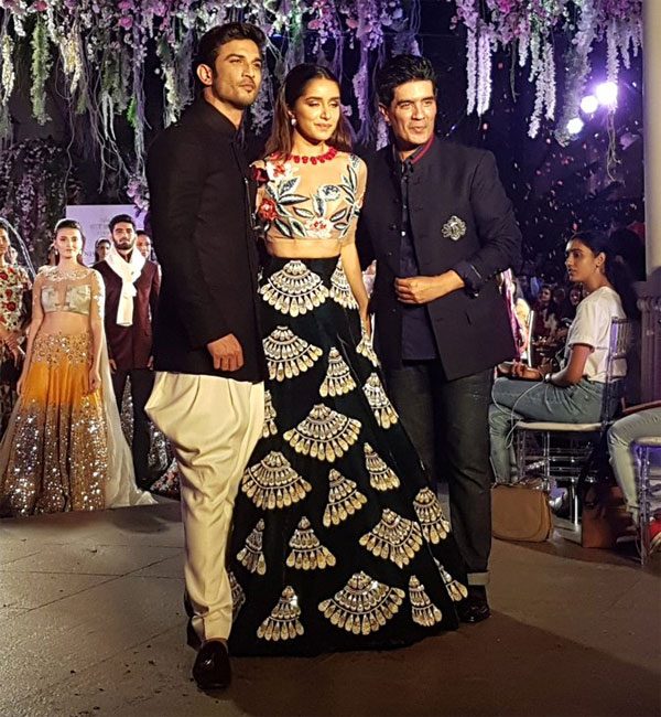 Lakme-Fashion-Week-Shraddha Kapoor-Sushant-Singh-Rajput-with-Manish-Malhotra