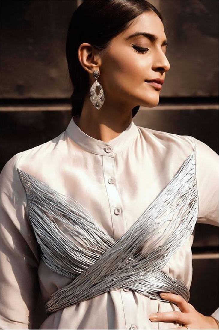 Sonam Kapoor ‘s Latest Promotional Look is Unbelieveable 