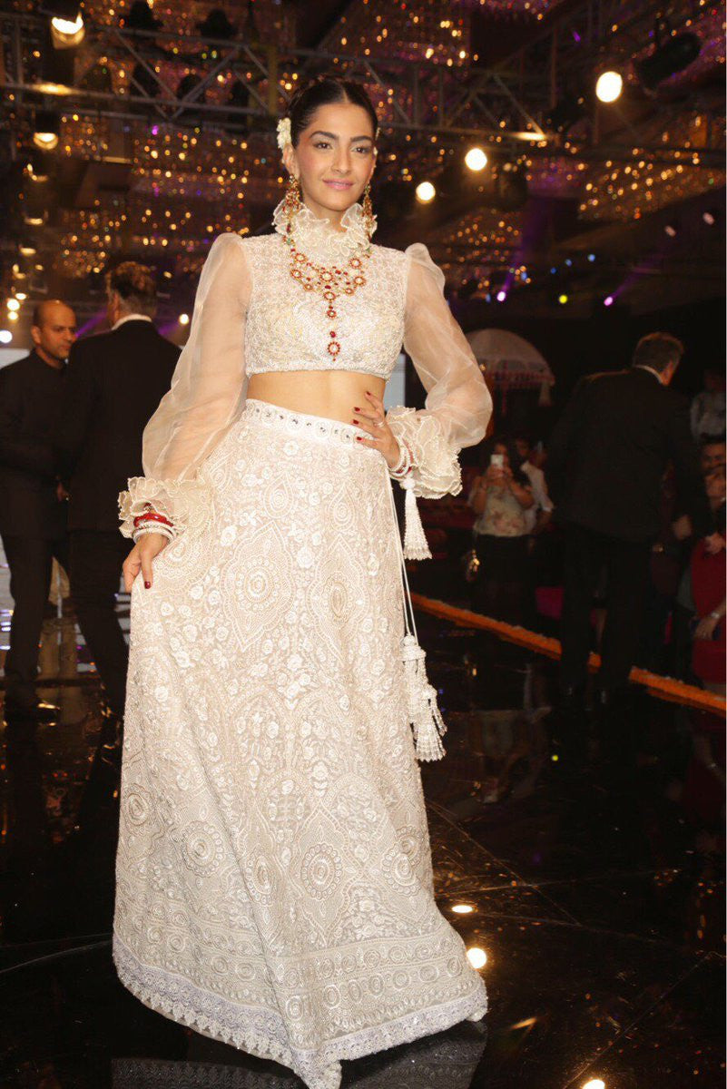 Sonam Kapoor The Real Fashionista Of B’town In Abu Jani Sandeep Khosla's Wedding Collection