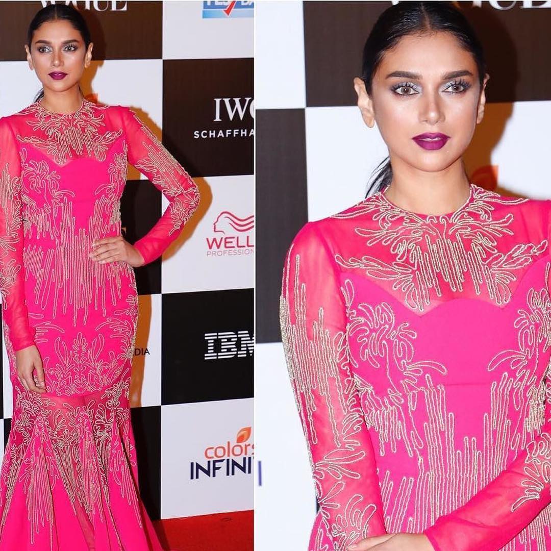 The stunning Aditya Rao Hydari chose pink as her color for the Women of the Year Awards.