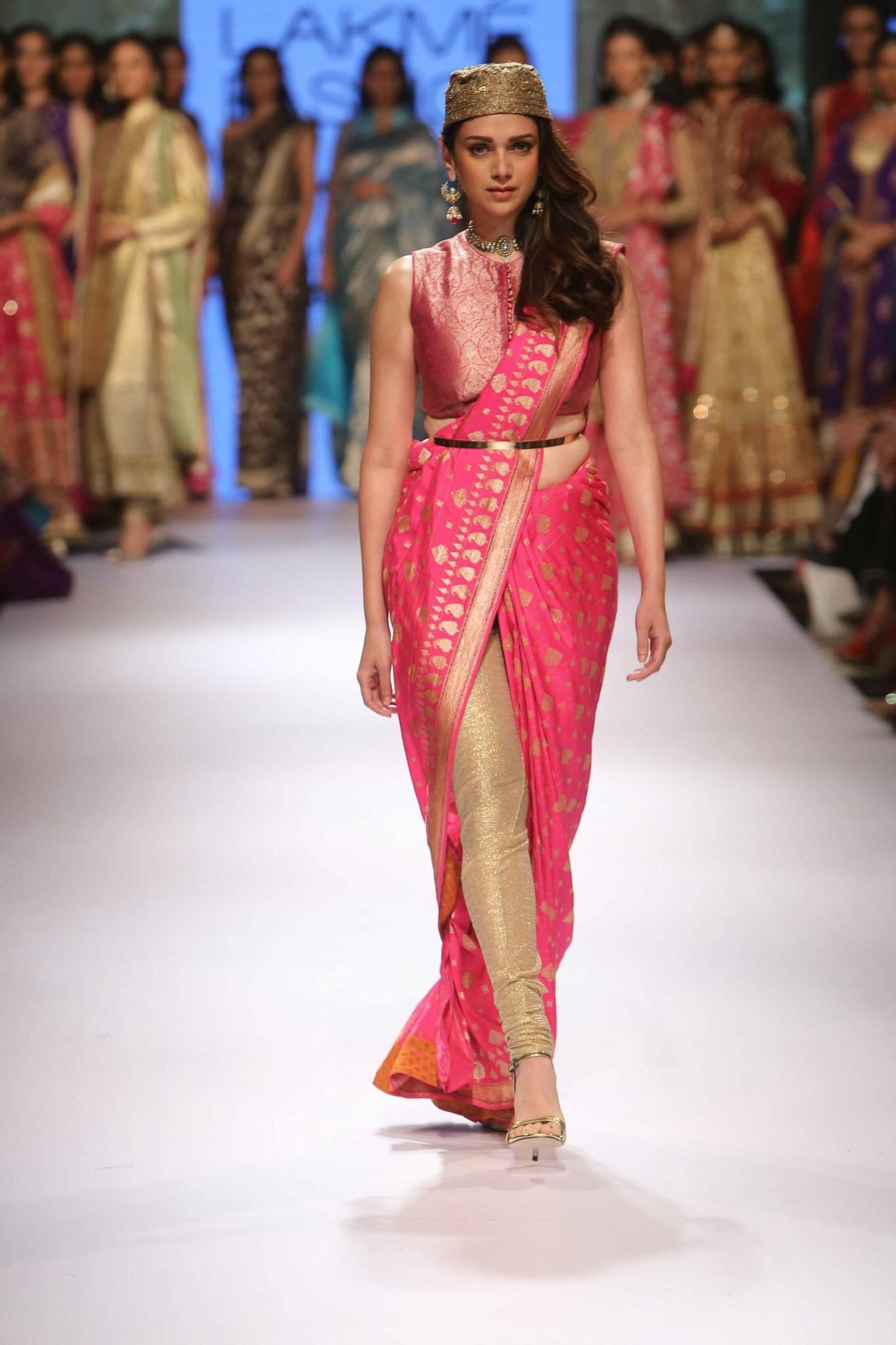 latest-trends-in-saree-fashion-world