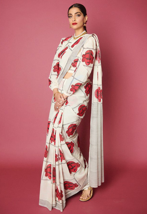 Sonam Kapoor in Printed Designer Saree