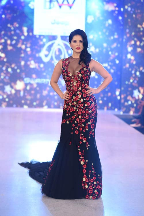 Sunny Leone  Walked The Ramp For  Swapnil Shinde at IBFW 2017
