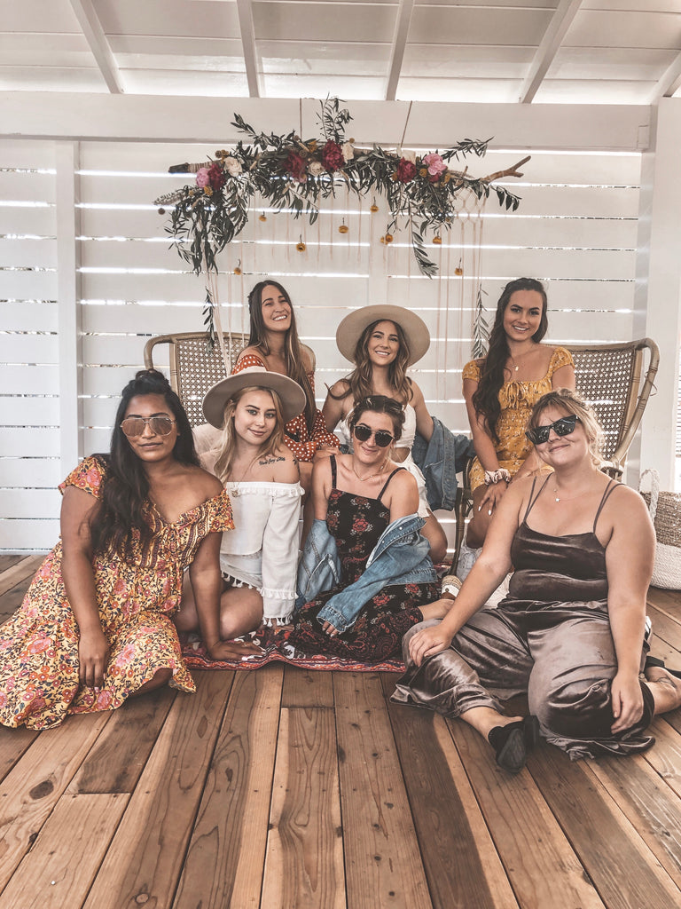 bloggers, influencers, what is an influencer, how do i become a blogger, @secretsofsunshine, @discoveryourniche, @jillion.oc , @fashionablysurfed, skova babes, skova tribe, san diego bloggers, san diego content creator 