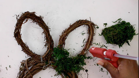 easy DIY Easter bunny wreath