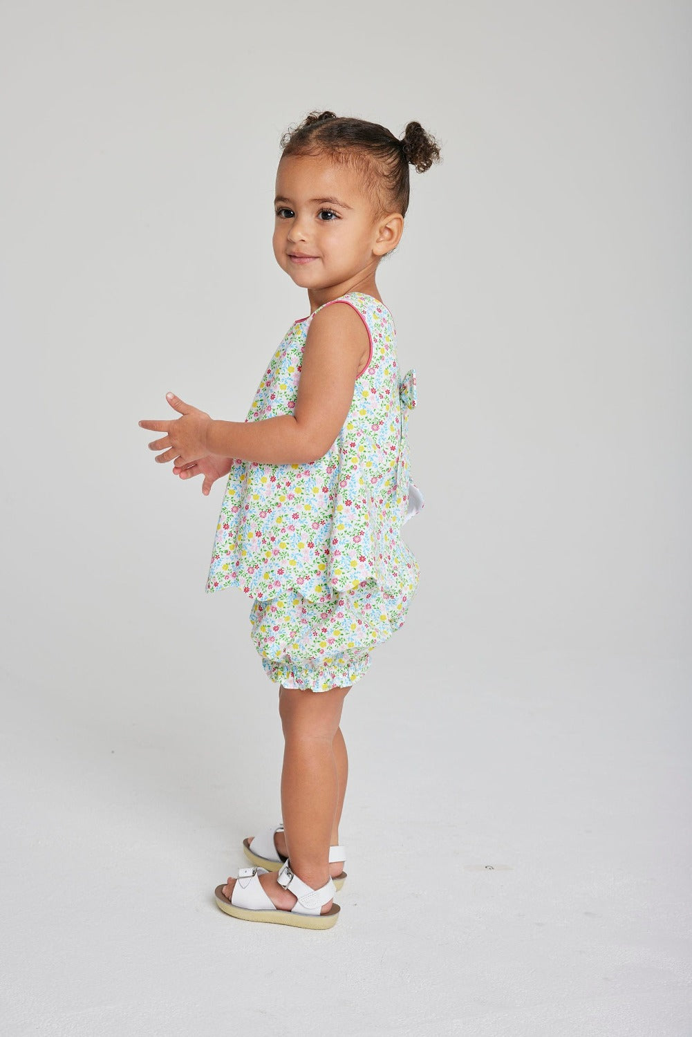 seguridadindustrialcr girl's floral bloomer set with scallop details and bow in back