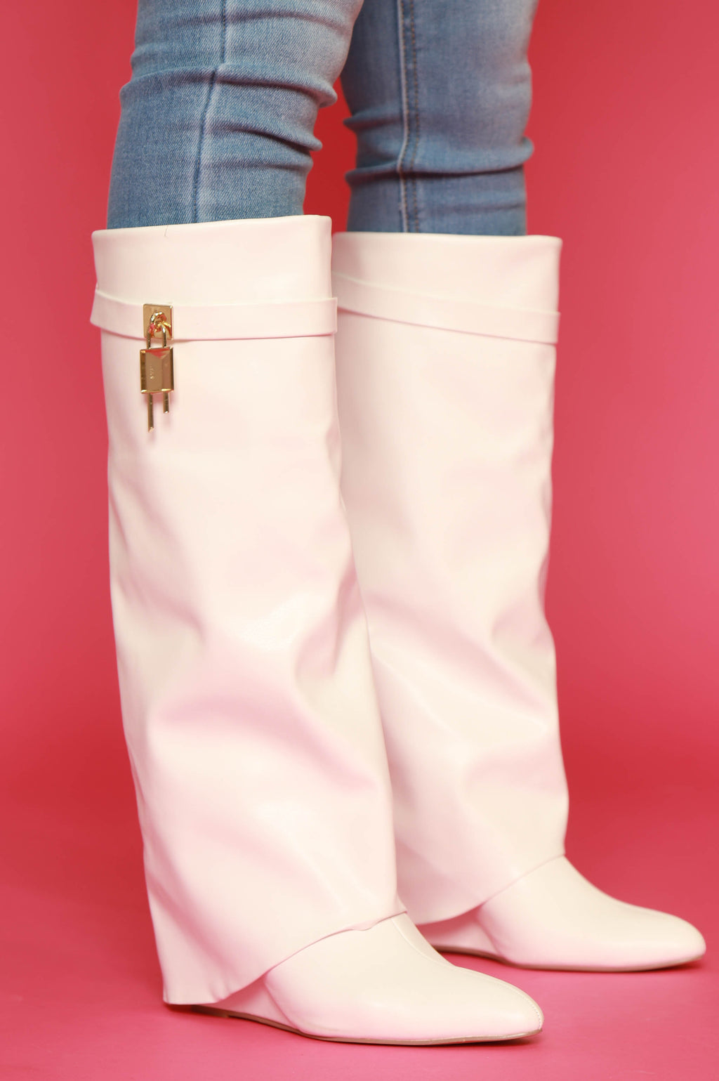 Lock & Key Faux Leather Knee High Boot - White - grundigemergencyradio