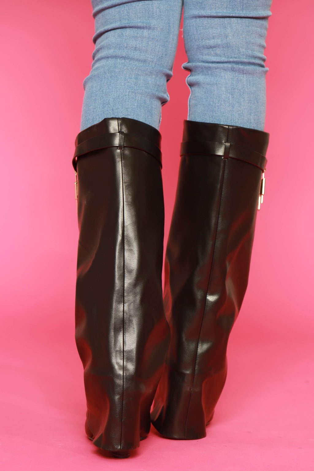 Lock & Key Faux Leather Knee High Boot - Black - grundigemergencyradio