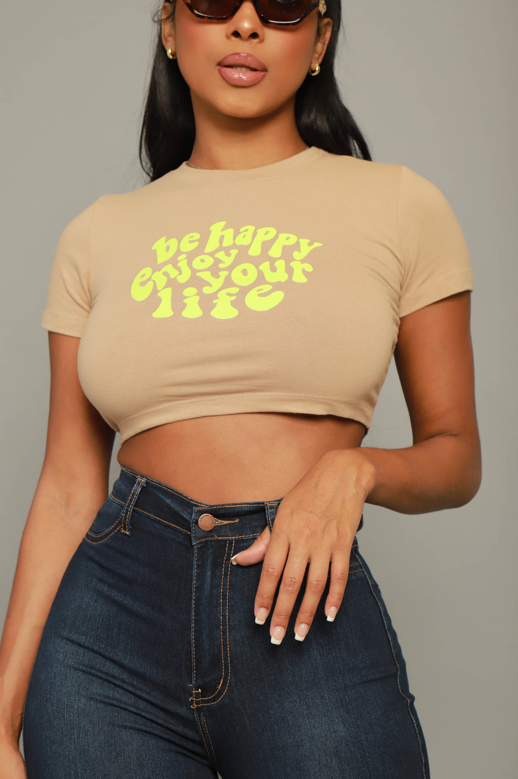 Be Happy Cropped Graphic T-Shirt - Taupe - grundigemergencyradio