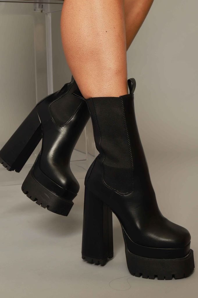 Ignore You Faux Leather Platform Chelsea Boot - Black - grundigemergencyradio