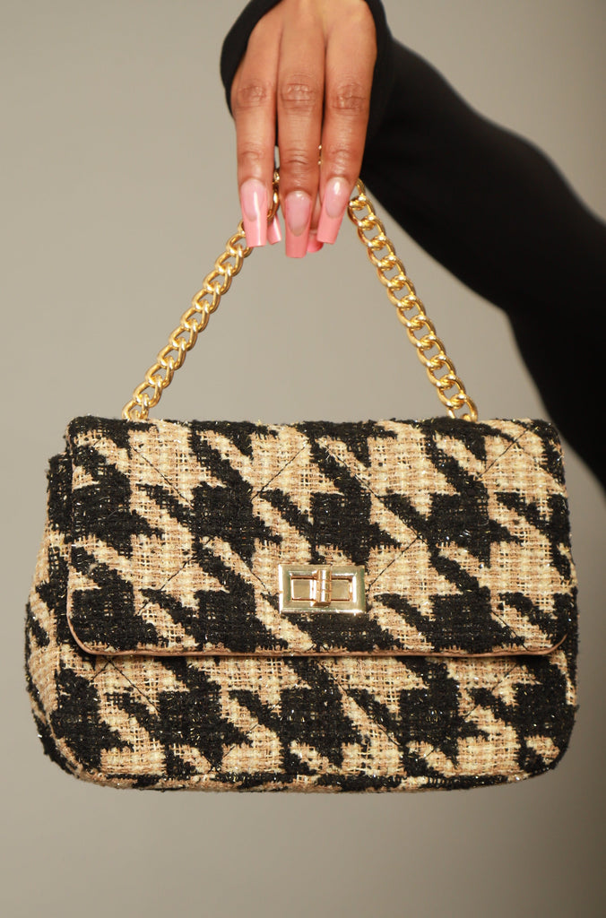 Retail Therapy Crossbody Knit Purse - Houndstooth - grundigemergencyradio