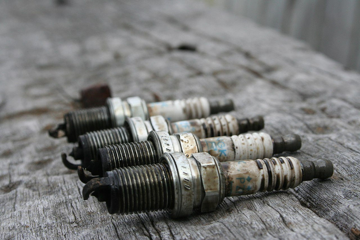 how-to-check-spark-plugs-for-detonation-damage-kevianclean