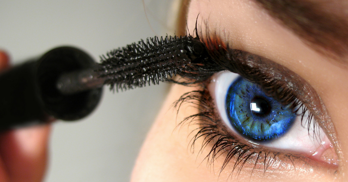 5 Clever Ways To Make Your Eyes Look Bigger With Makeup