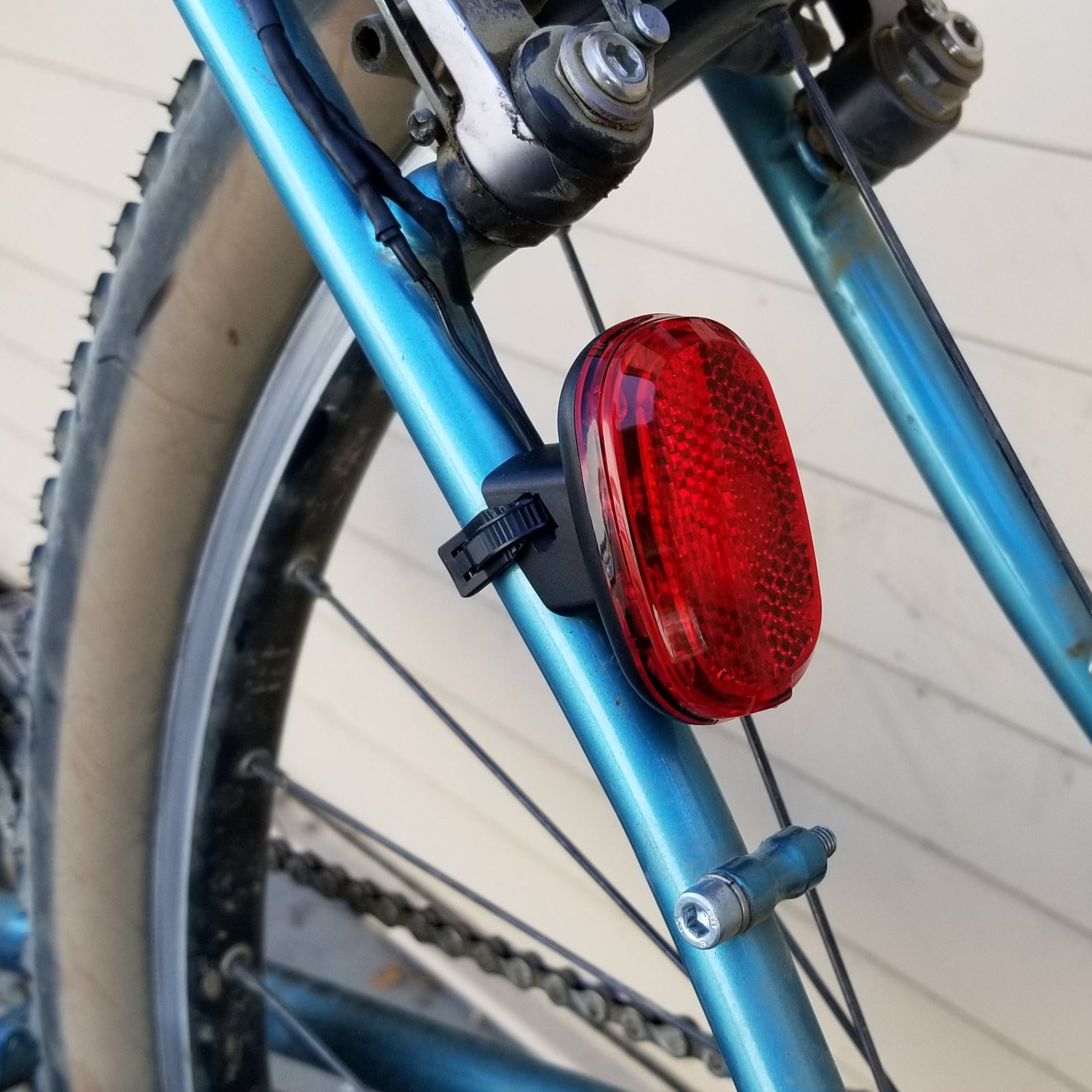 Busch & Müller Plus Dyno Tail Light for Fender, Frame or Seat – Rivendell Bicycle Works