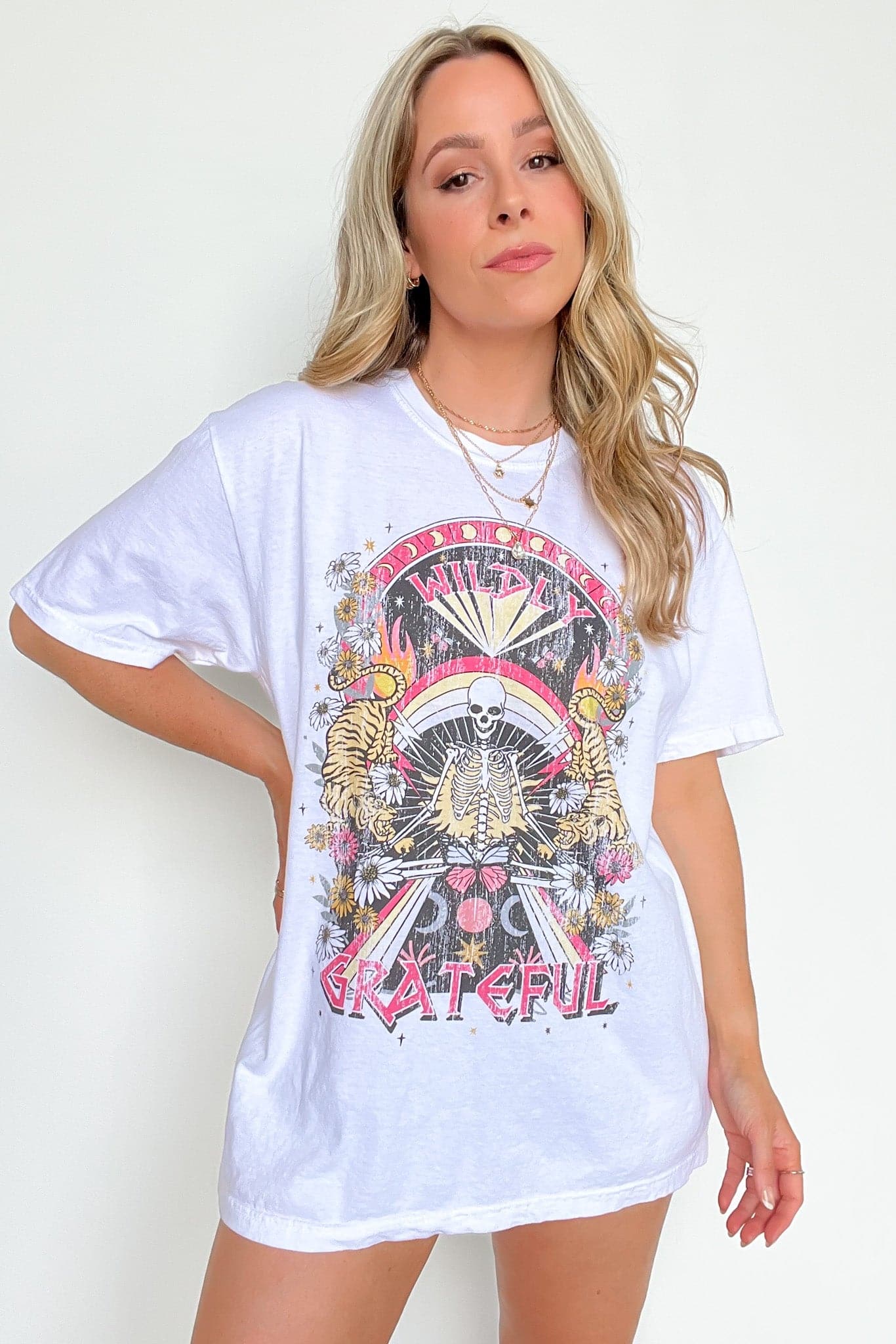  Wildly Grateful Vintage Oversized Graphic Tee - kitchencabinetmagic