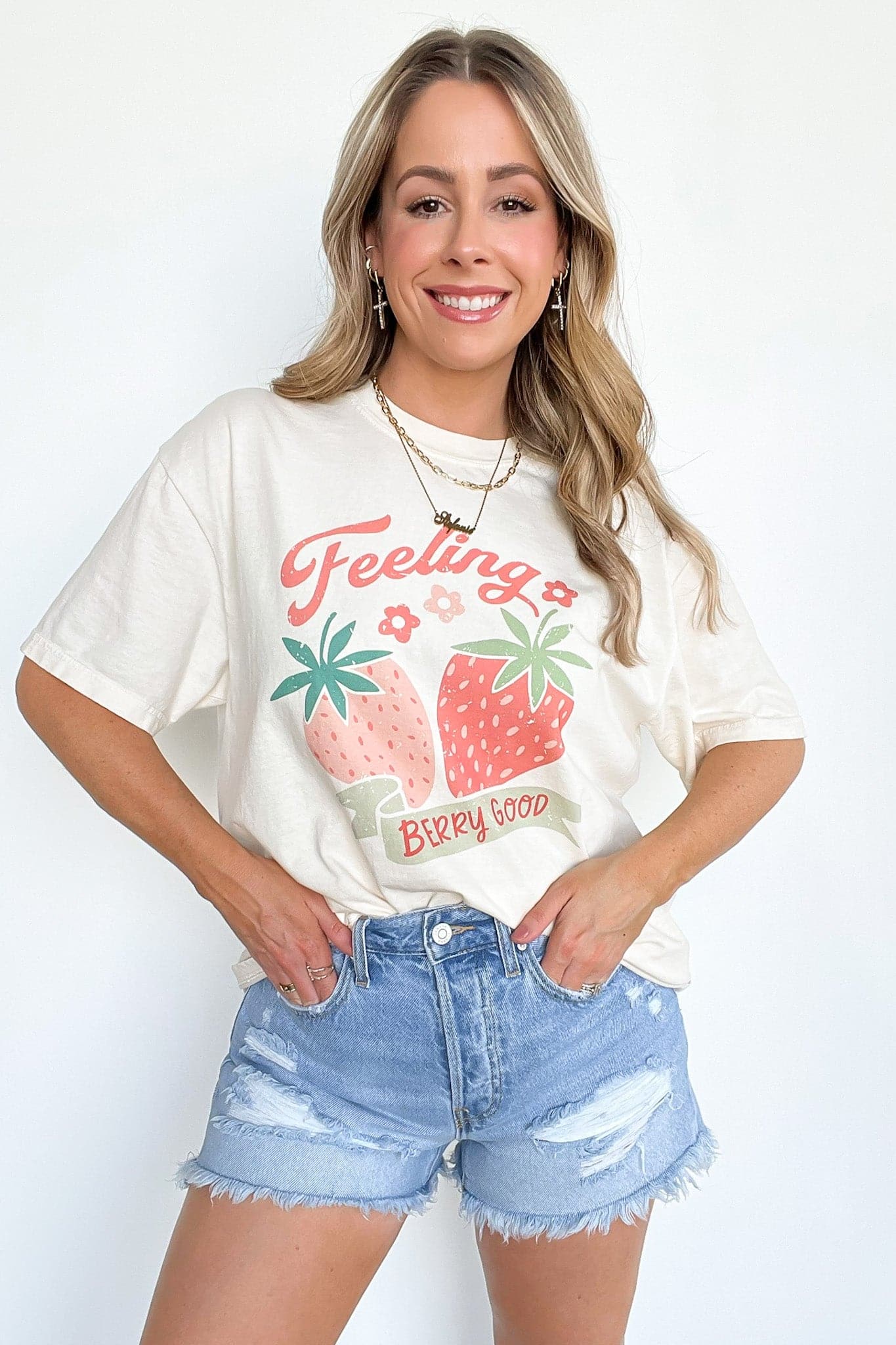 S / Ivory Feeling Berry Good Vintage Relaxed Graphic Tee | CURVE - BACK IN STOCK - kitchencabinetmagic
