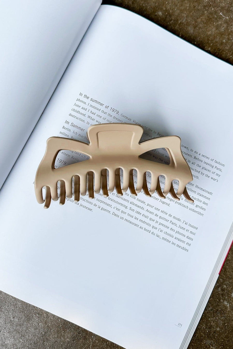 Clay Beige Holding it Together Oversized Hair Clip - kitchencabinetmagic